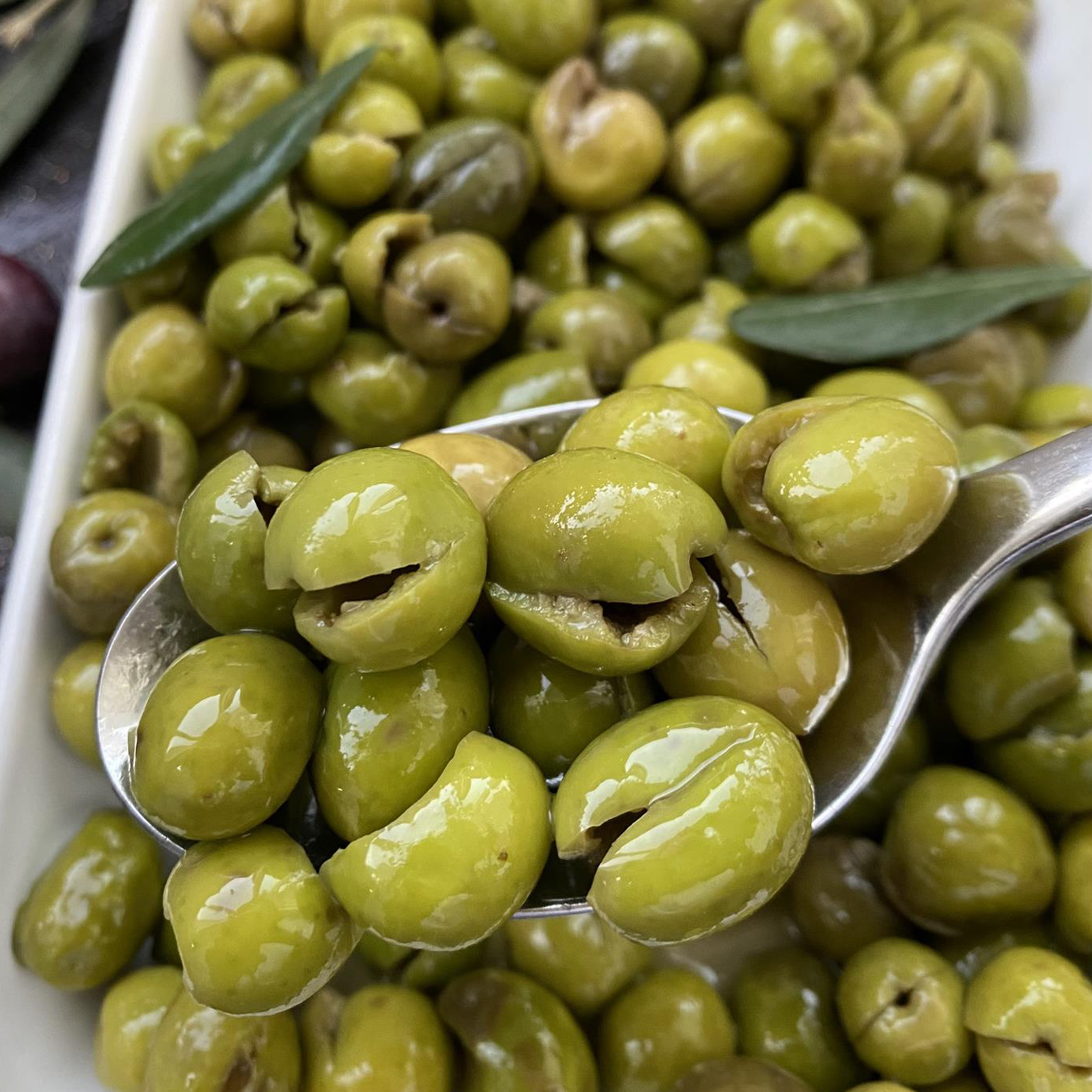 Çekirdeksiz Yeşil Zeytin (Halhalı Topakaşı)  950 Gr